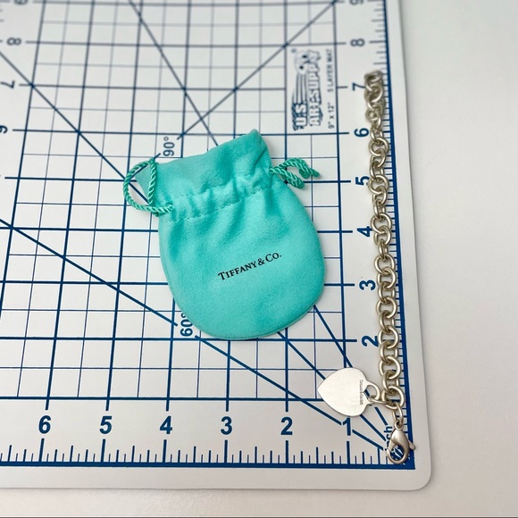 Tiffany & Co. Sterling Silver Heart Charm Chain Bracelet. - Picture 6 of 7